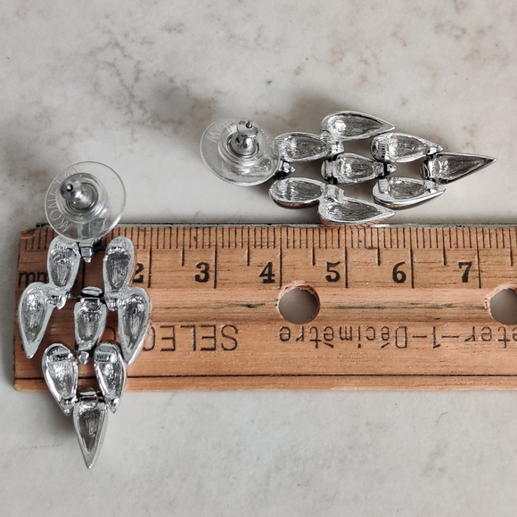 🇨🇦 Vintage Monet cascade chandelier earrings - Picture 10 of 14